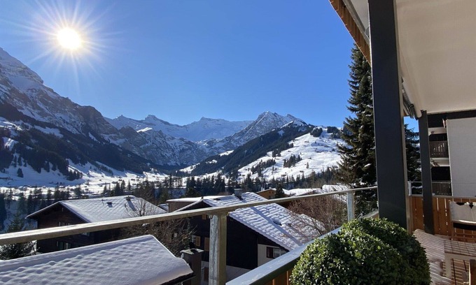 Adelboden Apartment | Beautiful apartment for 6 guests with WIFI, TV and balcony
