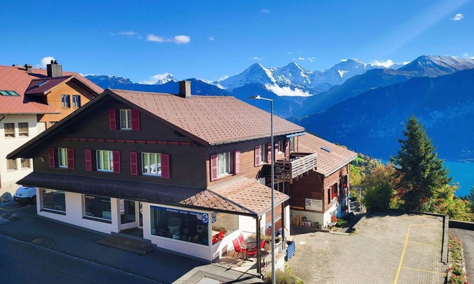 Sundlauenen Apartment | Beautiful apartment for 6 people with WIFI, TV and balcony