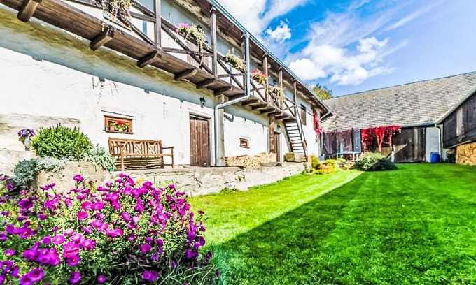 Horni Plana Villa | Beautiful apartment in villa for 4 people with pool, WIFI, TV and pets allowed