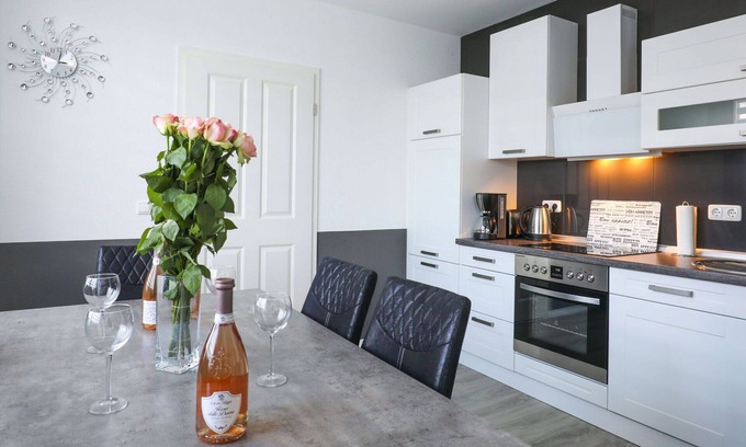 Oberndorf Apartment | Beautiful apartment for 4 people with WIFI, TV, terrace and parking