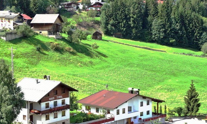 Pians Apartment | Beautiful apartment for 5 people with WIFI, TV, patio and parking