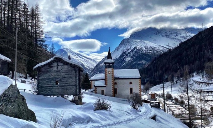 Saas Grund Apartment | Beautiful apartment for 7 guests with WIFI, TV and balcony