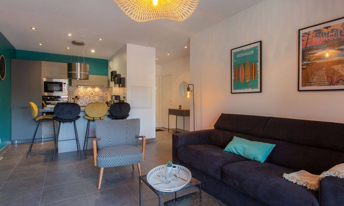 Les Estagnots Apartment | Beautiful apartment for 4 guests with WIFI, terrace and parking