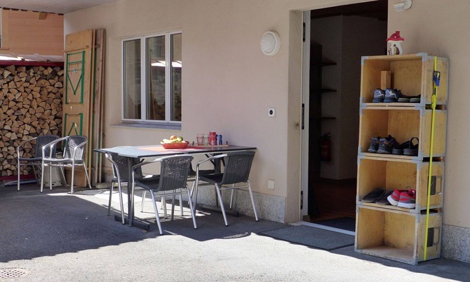 Boenigen Apartment | Beautiful apartment for 3 guests with A/C, WIFI, TV, terrace and parking