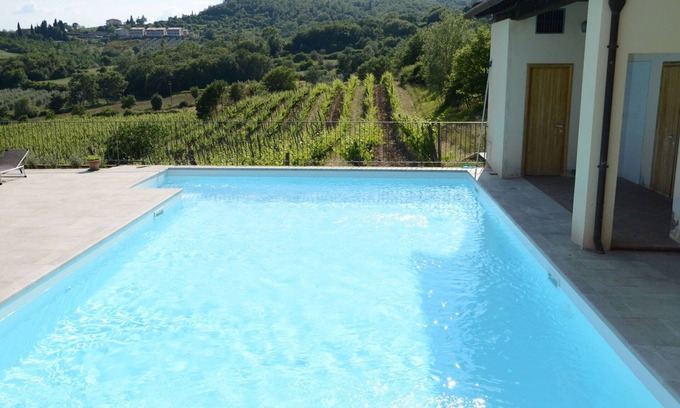 Capolona Apartment | Beautiful apartment for 6 guests with WIFI, pool, TV and pets allowed, close to Arezzo
