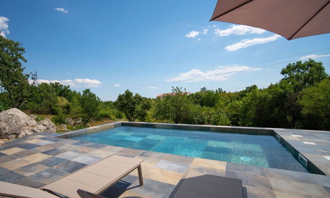 Kastav Apartment | Beautiful apartment for 4 people with pool, WIFI, A/C, TV, terrace, panoramic view and parking