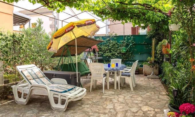 Punat Apartment | Beautiful apartment in Punat with WiFi