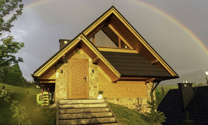 Zakopane House | Beautiful apartment in villa for 6 guests with WIFI, TV, terrace and pets allowed