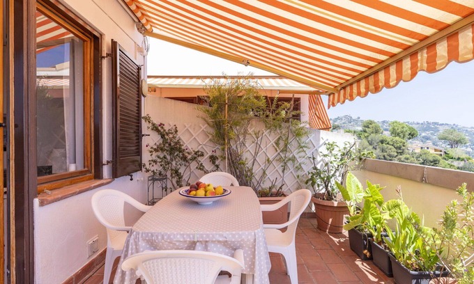 Ospedaletti Apartment | Beautiful apartment for 4 guests with WIFI, A/C, pool, terrace and pets allowed