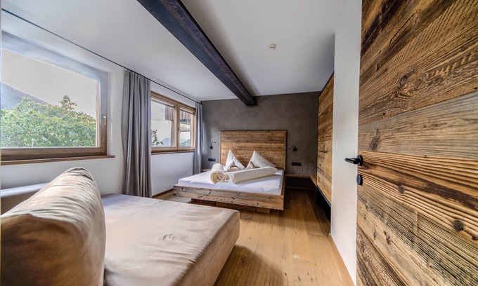 Collepietra Apartment | Beautiful Apartment “Sonnleiten Sonnenadler 1” with Mountain View