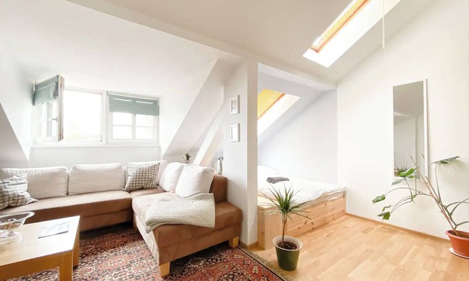 Stotteritz Apartment | Beautiful apartment with a view over the city forest