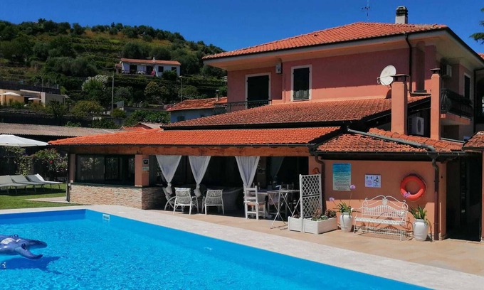 Imperia Apartment | BEAUTIFUL APARTMENT X 5 WITH HOT-HUB POOL ABOUT 2 KM FROM THE SEA