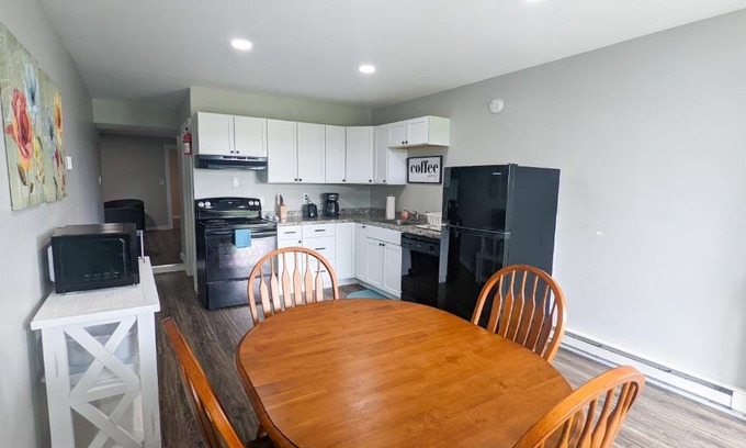 Hancock Apartment | Beautiful Apartments in Thorsen Road Maine