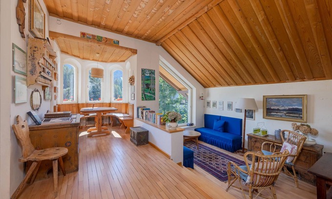 Siusi Ski Chalet | Beautiful & Authentic Chalet ~ Scenic Dolomite View (6 BEDROOMS)