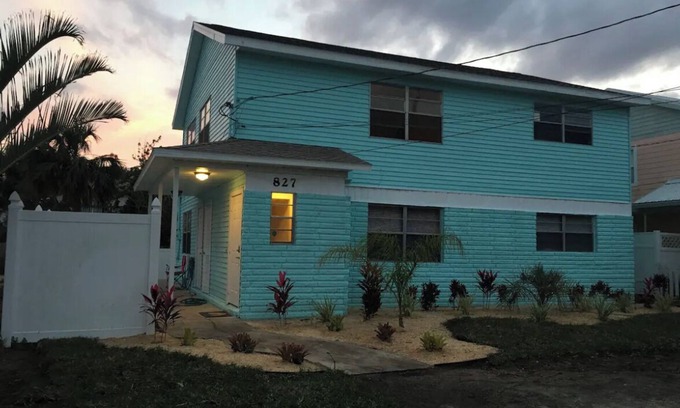 Horton Shores House | Beautiful beach house at walking distance from the Beach and Surf.