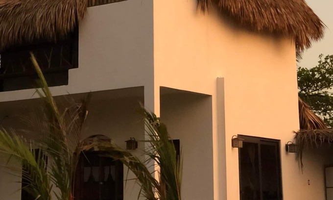 El Paredon Cabin | Beautiful beach lodge, family-sized with all comfortable amenities