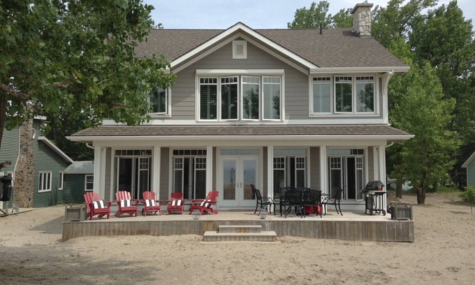 Long Point Cottage | Beautiful Beachfront Family Cottage