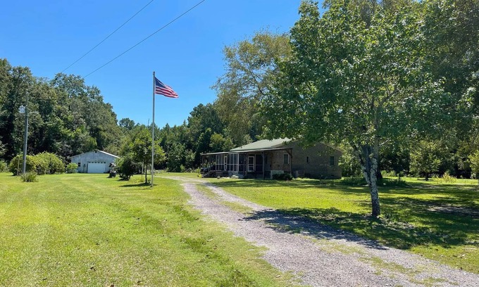 Orangeburg County House | Beautiful brick home w/large porch and 3 bedrooms