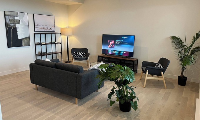 Burke Mountain Apartment | Beautiful, bright and brand new suite-apartment