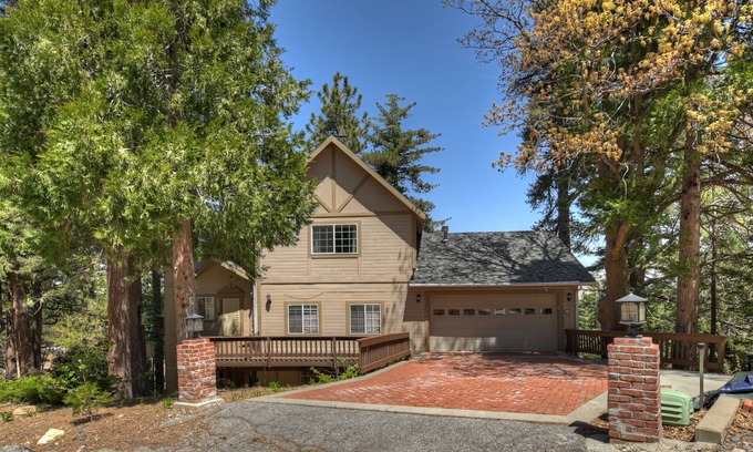Lake Arrowhead Cabin | Beautiful Cabin at Lake Arrowhead near ski resorts