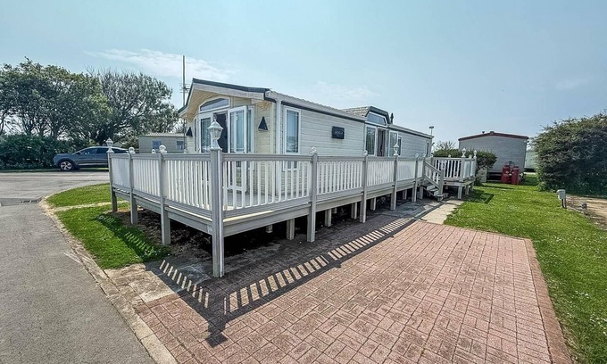 Mappleton House | Beautiful caravan for hire at Skipsea Sands Holiday Park ref 41098SF