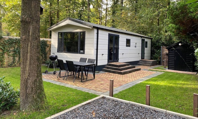 Vledder House | Beautiful chalet in the woods with a shared pool
