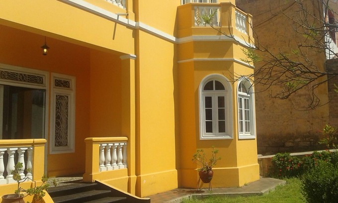 Vallecito House | Beautiful Colonial House
