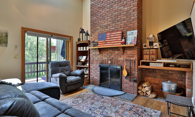 Killington Condo | Beautiful Colony Club Loft Condo. Sleeps 8. Great for Families and Groups.