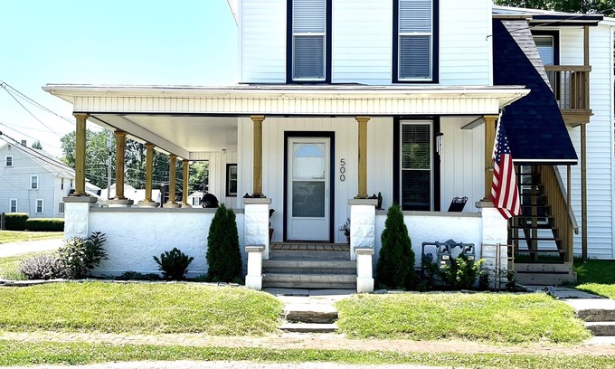 Findlay House | Beautiful & Comfortable One Bedroom/One Bathroom