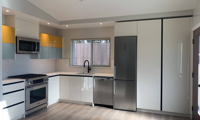 Mescal Corridor NW Apartment | Beautiful contemporary studio. Just 5 minutes drive to Laguna seca and beach.