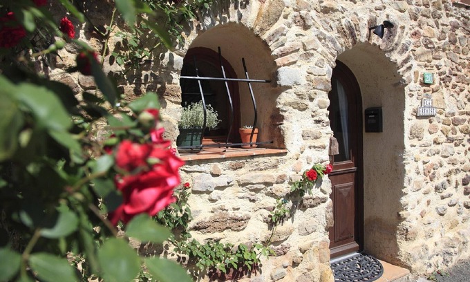 Cebazan Cottage | Beautiful cottage in a peaceful village known for its stunning walks and wine.
