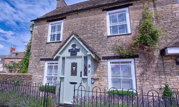 Sherston House | Beautiful Cottage in Picturesque Cotswolds Village
