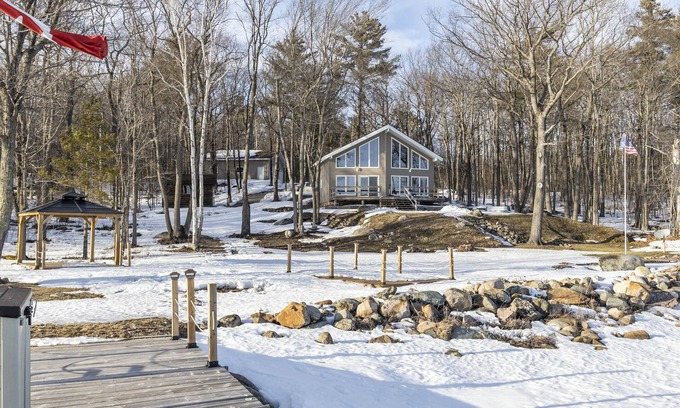 Algoma District Cottage | Beautiful cottage on the lake with brand new sauna, large yard and office space.