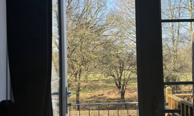 Coombe Hill Cottage | Beautiful cottage overlooking Richmond park. Easy reach to central london