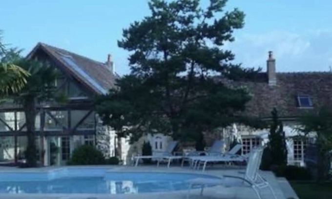 Perceneige House | Beautiful country house with heated swimming pool 120 kms from Paris, sleeps 19