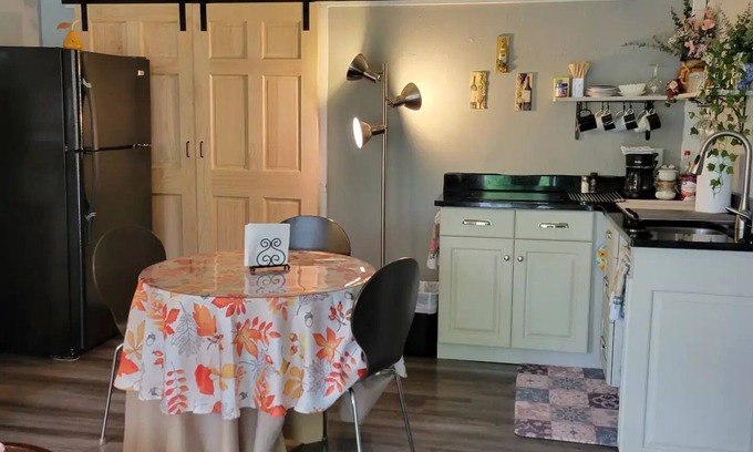 Amberley Village House | Beautiful, cozy and quiet private suite