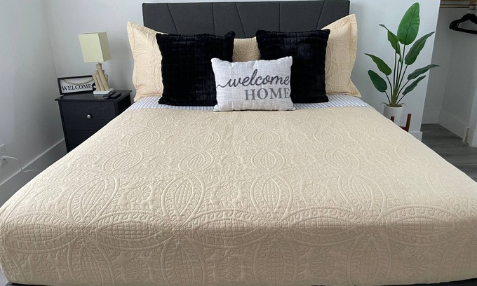 Greenview Shores Apartment | Beautiful & Cozy Guest Suite