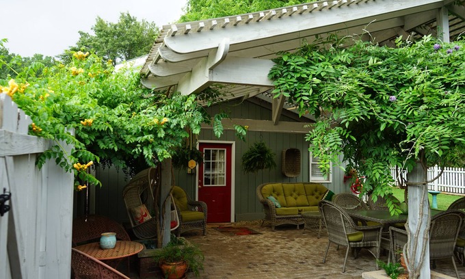 Fairview Cottage | Beautiful Cozy Immaculate cottage
