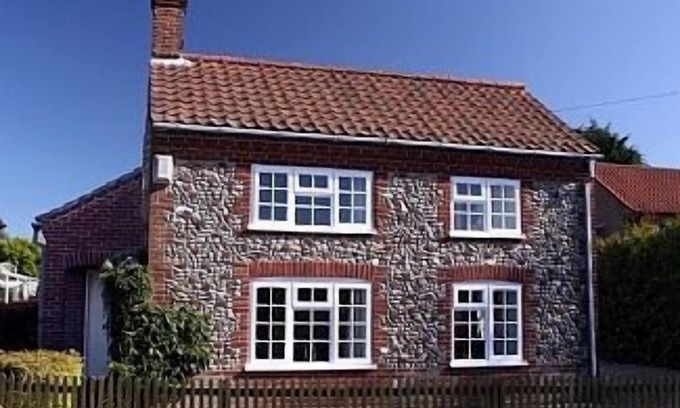 Briston Cottage | Beautiful, Detached, Traditional Norfolk Cottage In Quiet Village Location.