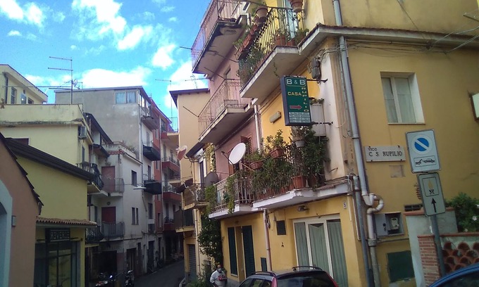 Taormina House | Beautiful Double Room