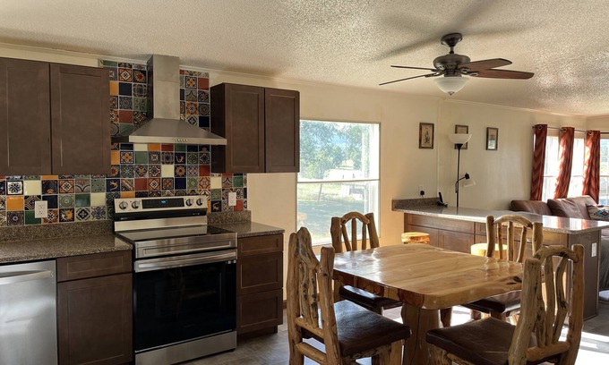 Reserve House | Beautiful entire home, sleeps up to 10! Hunters paradise, private ponds