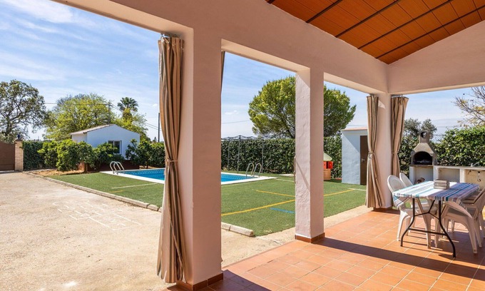 Sanlucar la Mayor House | Beautiful private villa with A/C, private pool, WIFI, TV, patio, pets allowed and parking