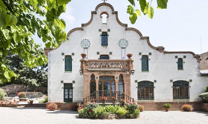 Castellar del Valles Villa | Beautiful modernist villa near Barcelona