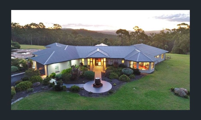 Pindimar House | Beautiful Estate in Tea Gardens, 15 mins from the Beach!