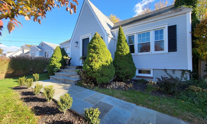 Fairfield House | Beautiful Fairfield Beach Area home, 5 minute walk to beach, town & train