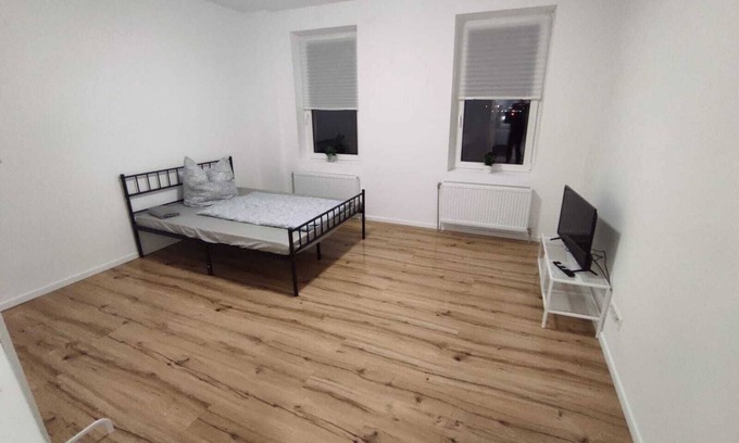 Altenburg Apartment | Beautiful flat in Altenburg with wifi and smart T