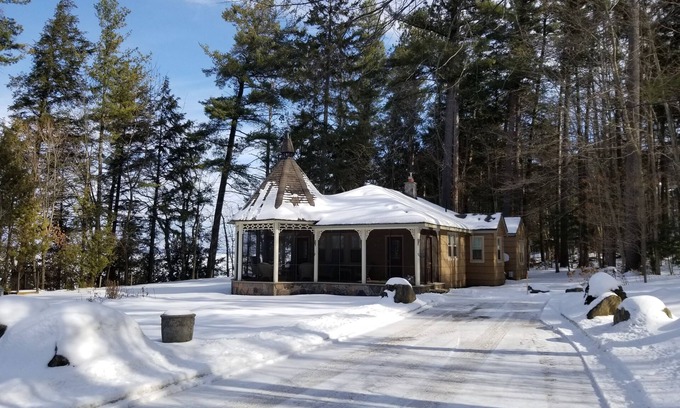 Innisfil House | BEAUTIFUL FOUR SEASON WATERFRONT COTTAGE