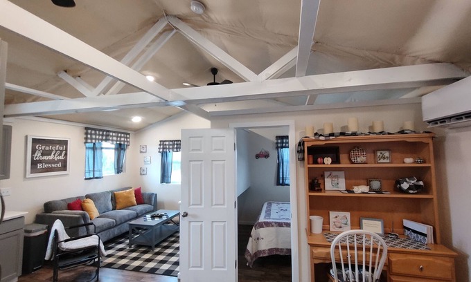 Nampa House | Beautiful full apartment, in barn style building, close to town with farm views!