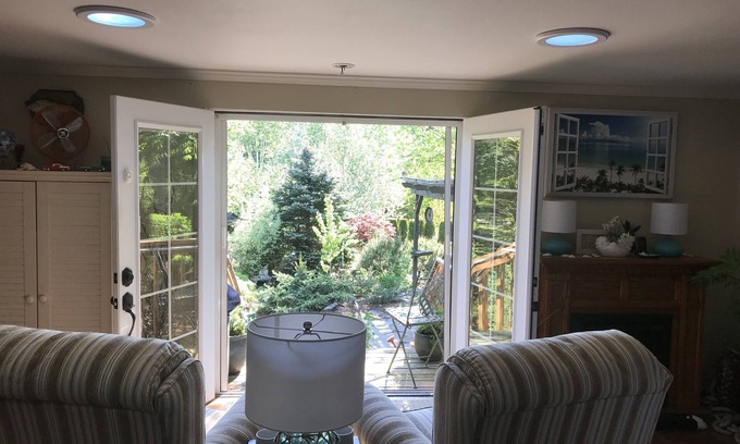 Castle Rock House | Beautiful Gardens, Outdoor Shower, Hot Tub, Steam Sauna, Cold plunge pool.