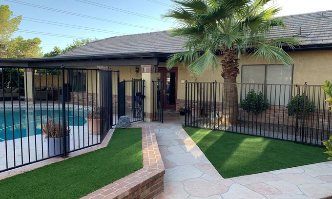 Glendale House | Beautiful Guest Cottage within close proximity to Baseball and Restaurants